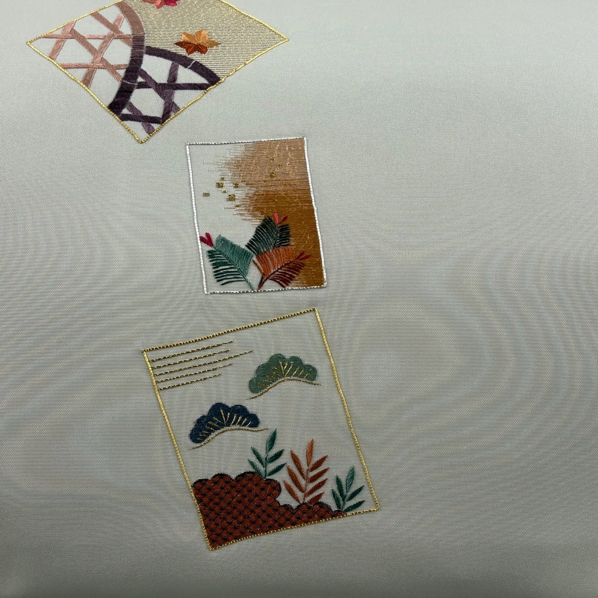 新品未使用 しつけ糸有り 銀糸刺繍 名古屋帯 美品】 名古屋帯 秀品 色紙 松 金銀糸 刺繍 灰色 正絹｜中古・古着