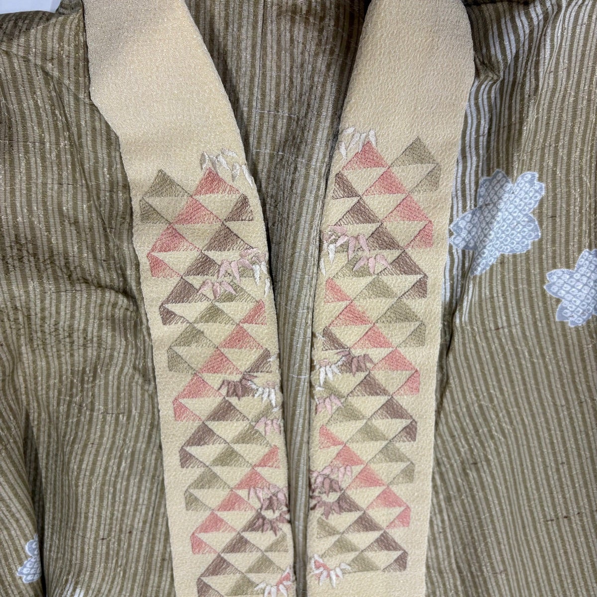 美品】 長襦袢 身丈132.5cm 裄丈66.5cm M やまと 桜 縞 茶色 正絹 秀品