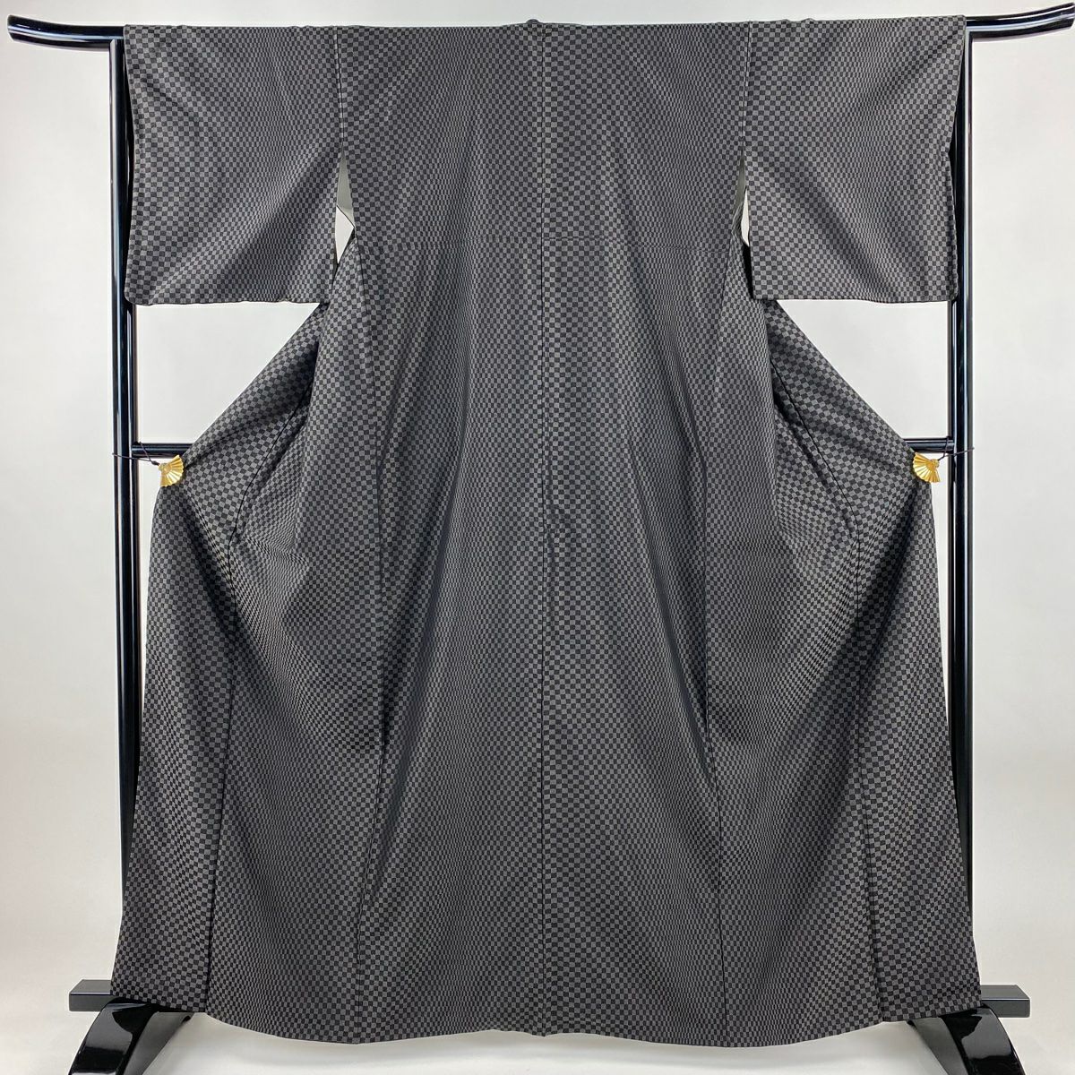 在庫一掃】 お召 身丈163cm 裄丈65cm M 袷 市松 黒灰 正絹 逸品｜中古