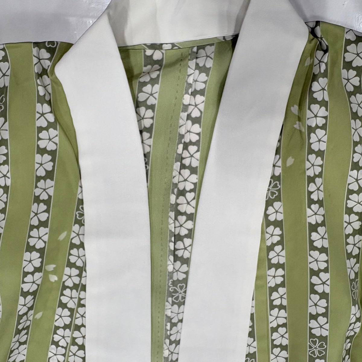 美品】 長襦袢 身丈122cm 裄丈65cm M 桜 縦縞 薄緑 正絹 秀品｜中古