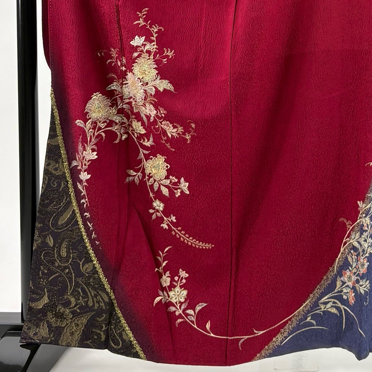 振袖 身丈162cm 裄丈66cm M 袷 やまと 草花 金銀糸 金銀彩 えんじ色