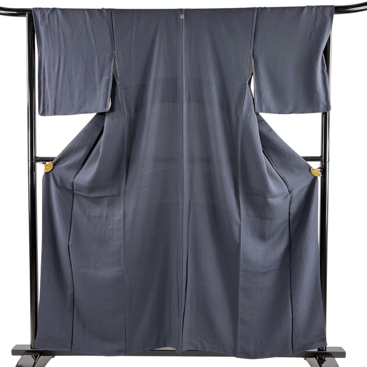 色無地 身丈165cm 裄丈66cm 正絹 美品 秀品 【中古】 色無地 身丈162.5cm 裄丈66cm 正絹 秀品 【中古】の通販 by バイセル