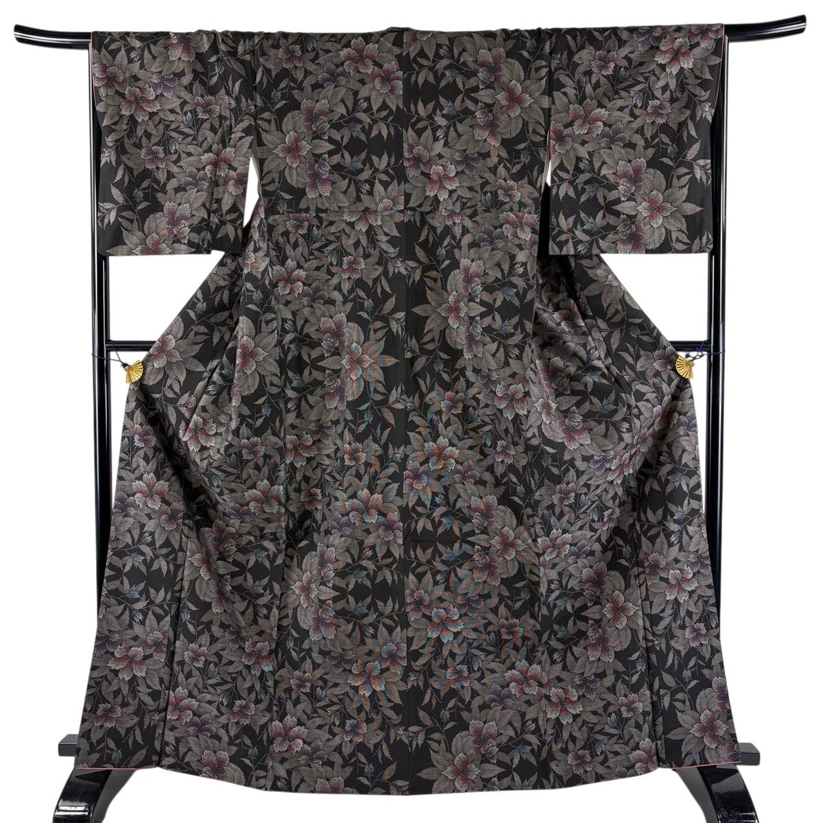 大島紬 美品 逸品 身丈169cm 裄丈68cm 正絹 【中古】 リサイクル着物】紬 正絹 Sランク 身丈169cm 裄丈66cm 白大島 恵大島紬