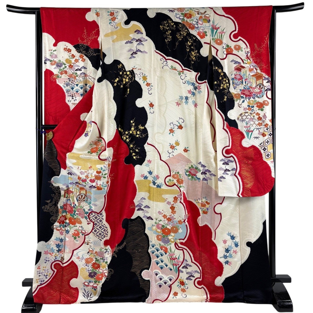 振袖 名品 身丈170cm 裄丈70cm 正絹 【中古】 振袖 身丈170cm 裄丈67cm M 袷 鴛鴦 牡丹 金銀彩 染め分け 茜色 正絹