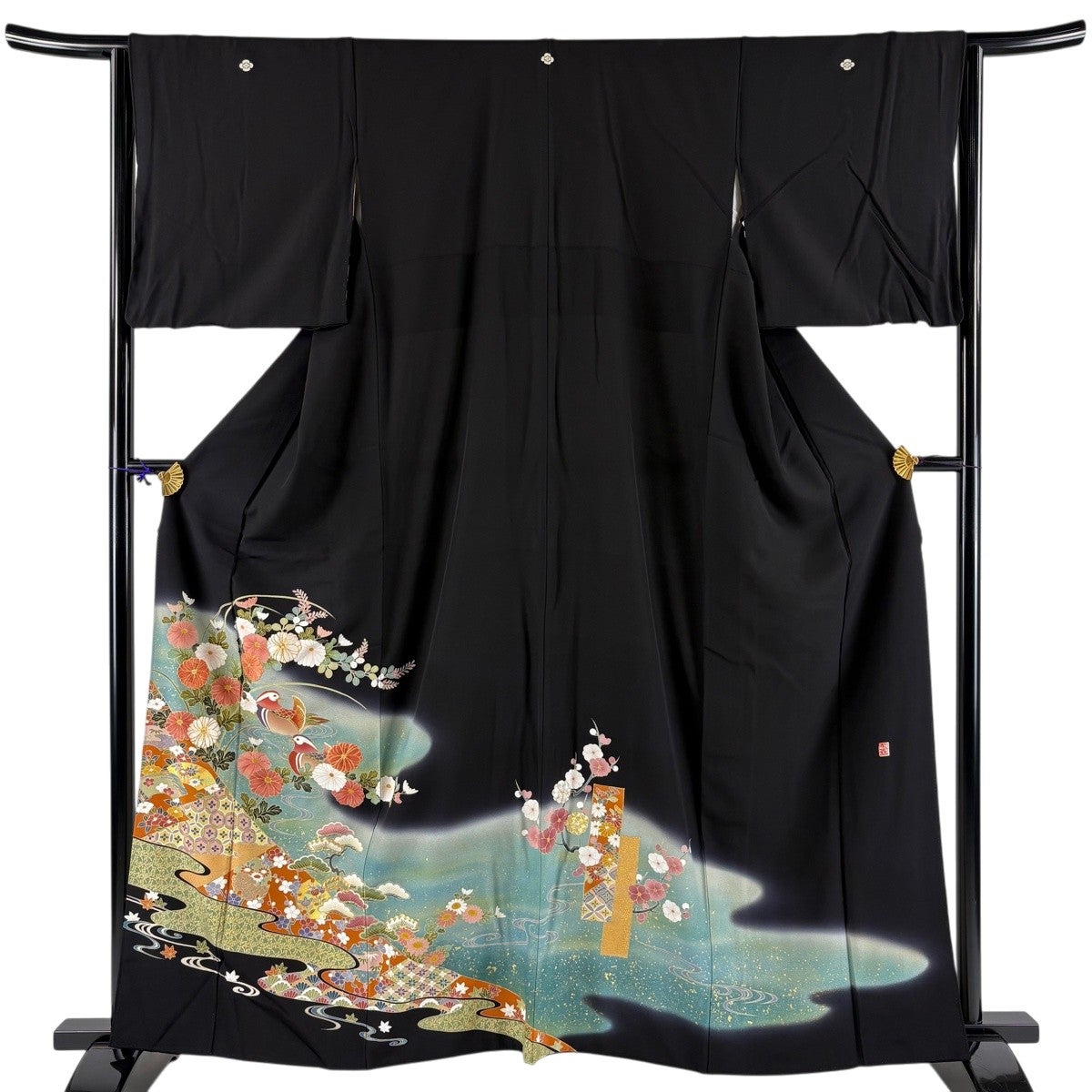 黒留袖 身丈161.5cm 裄丈64cm M 袷 落款あり 鴛鴦 菊 金糸 金彩 黒