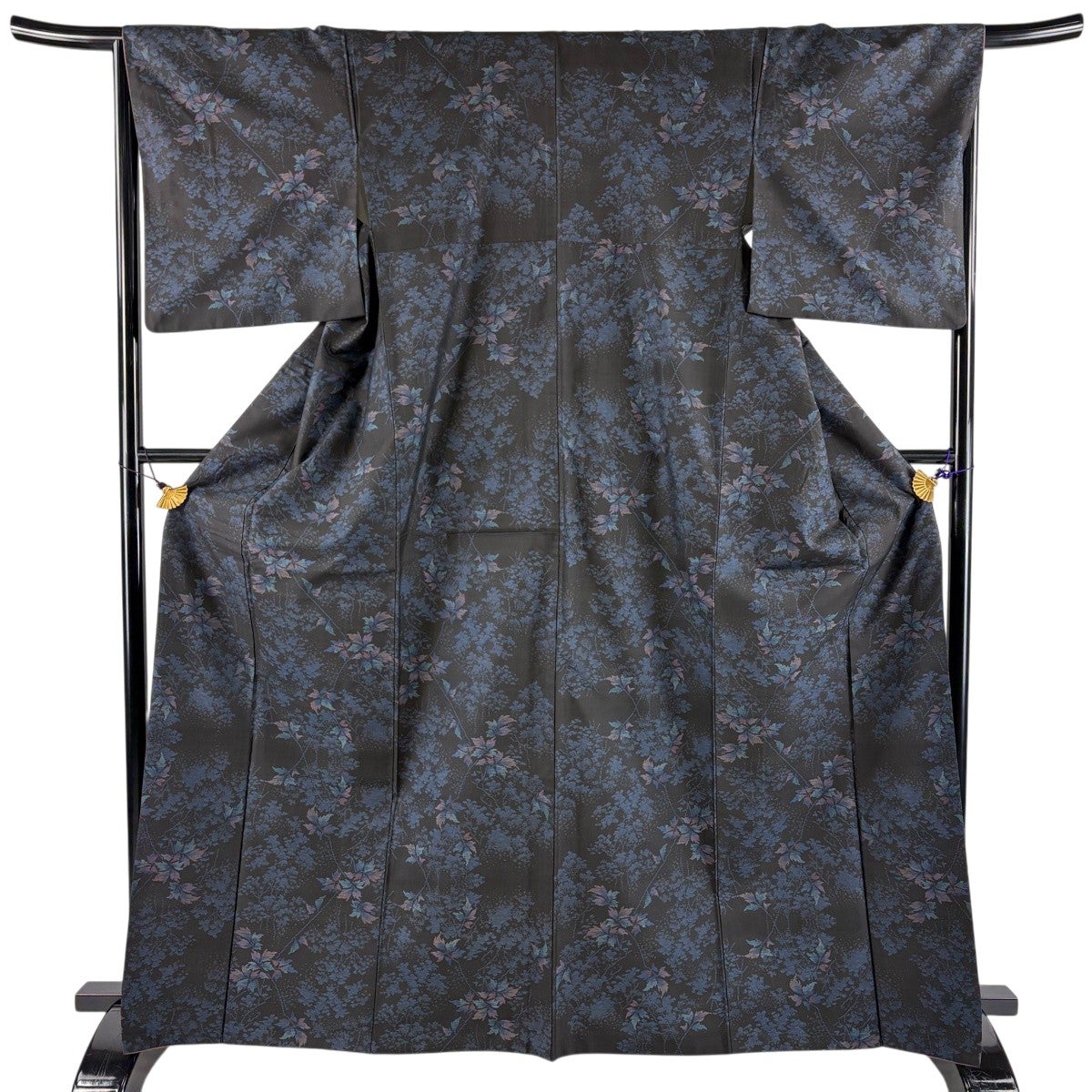 紬 身丈160.5cm 裄丈67cm M 袷 やまと 華文 黒 正絹 秀品｜中古・古着