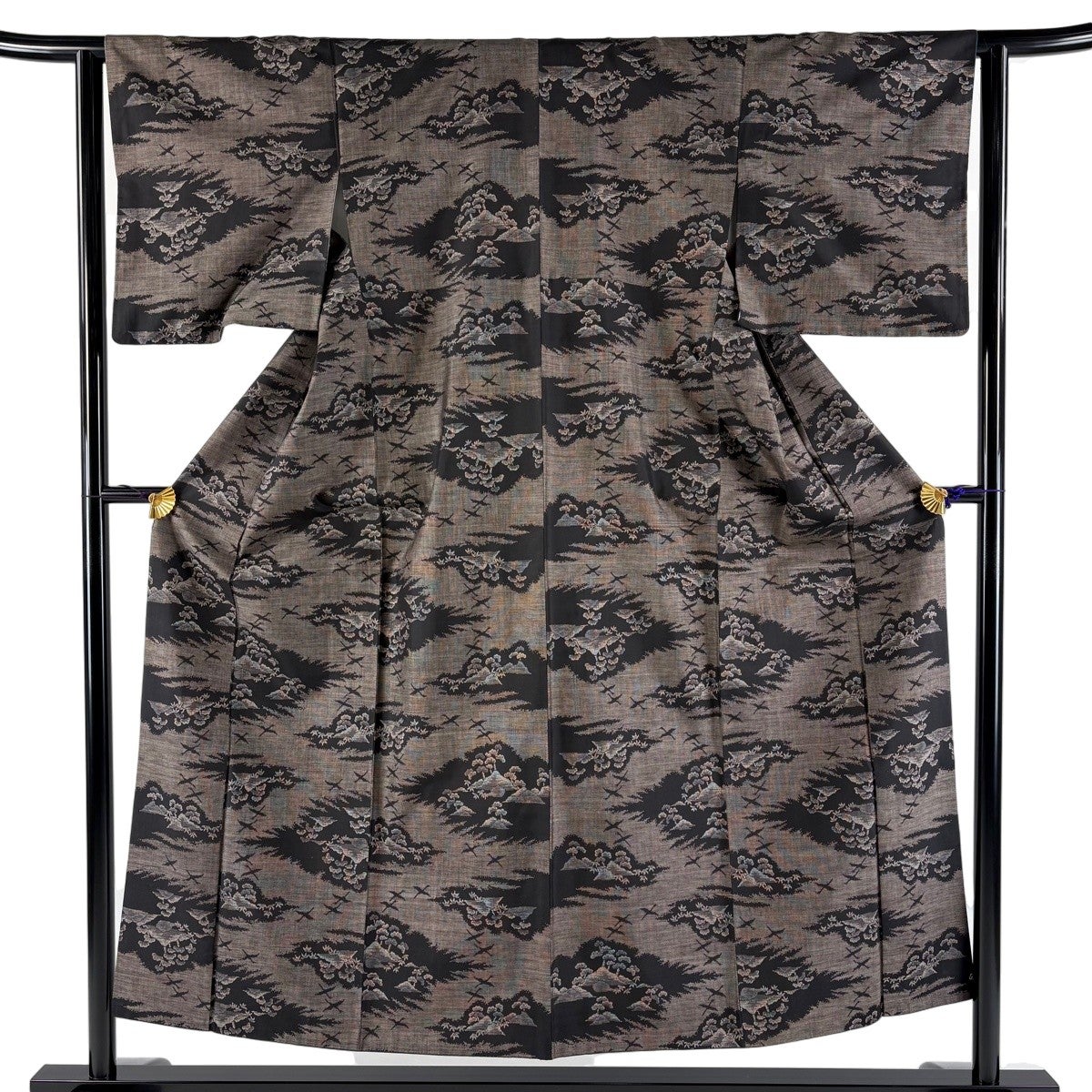 紬 身丈151.5cm 裄丈62.5cm S 袷 鳥 松笹 焦茶色 正絹 秀品｜中古