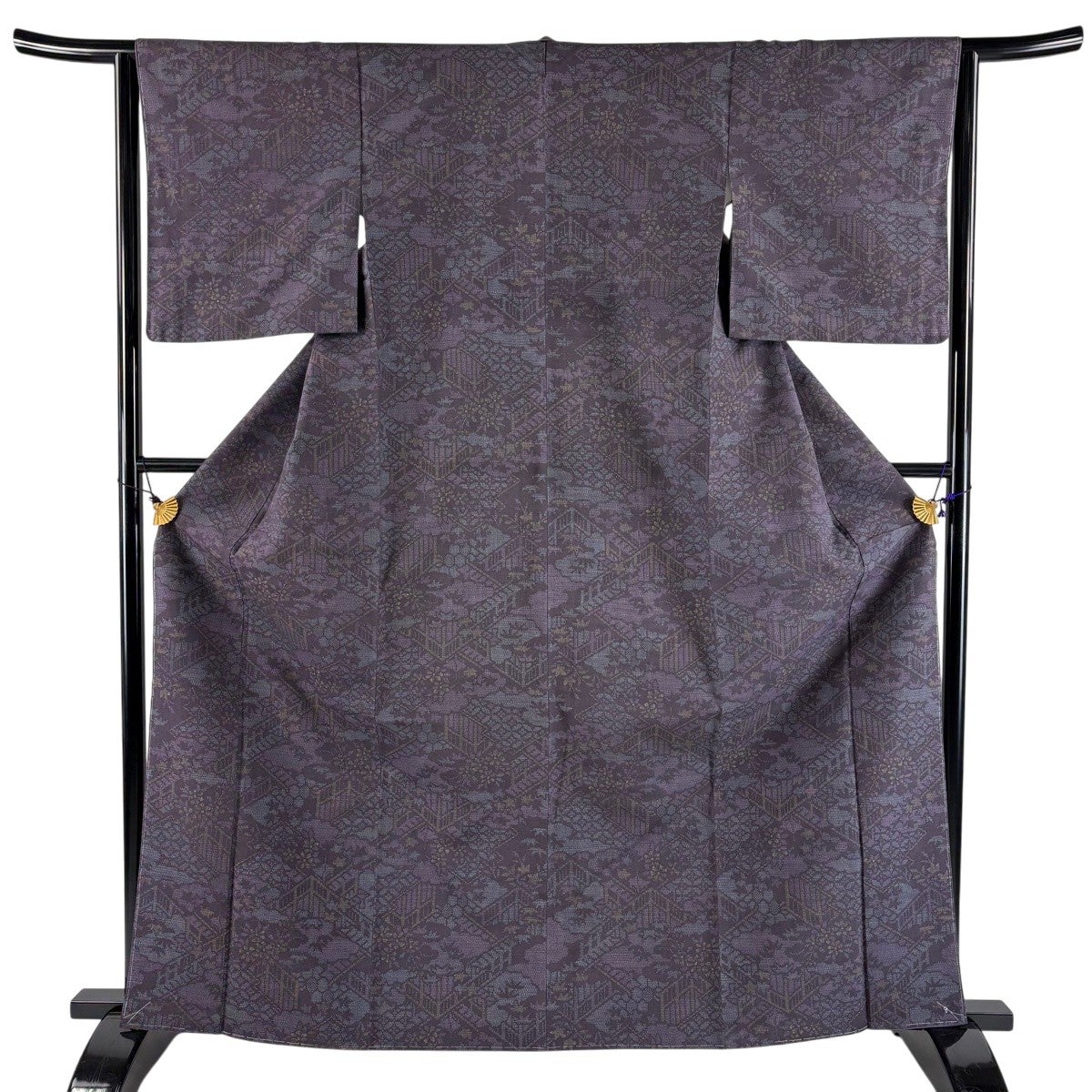 美品】 紬 身丈165.5cm 裄丈63.5cm S 袷 証紙あり 草花 雲文 濃紫 正絹