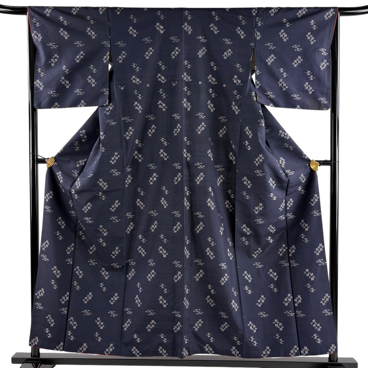 紬 身丈154cm 裄丈62cm 正絹 秀品 【中古】 紬 身丈156.5cm 裄丈65.5cm M 袷 燕 流水 濃紺 正絹 秀品｜中古・古着