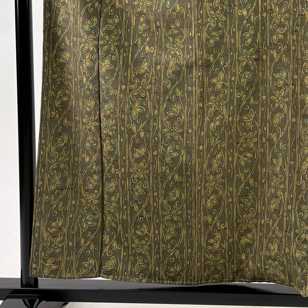 美品】 小紋 身丈158.5cm 裄丈63cm S 袷 紬地 花唐草 茶緑色 正絹 秀品