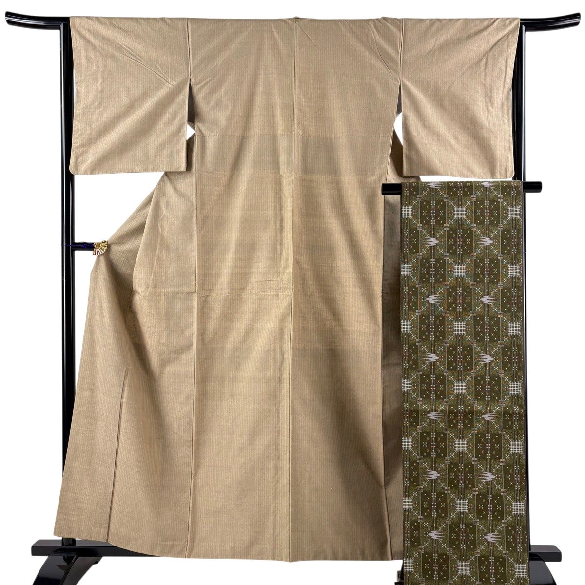 紬 身丈154.5cm 裄丈64cm M 袷 縦縞 幾何学模様 ピンクベージュ 正絹