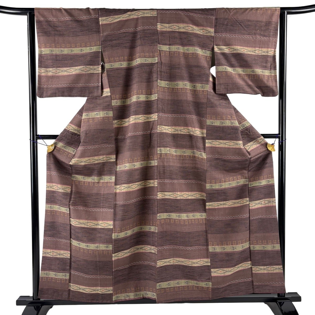 50%OFF 紬 身丈158.5cm 裄丈63cm S 袷 燕 幾何学模様 紫 正絹 秀品 K50