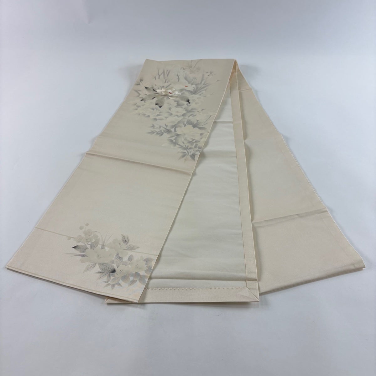 【中古】 名古屋帯 正絹(金銀糸除く) ベージュ グリーン 草花柄 山岳柄 和装 呉服 和服 きもの レディース 女性 中古】 帯 軽装帯 正絹(金銀糸除く) 薄緑 金 銀 くすみカラー 作り帯