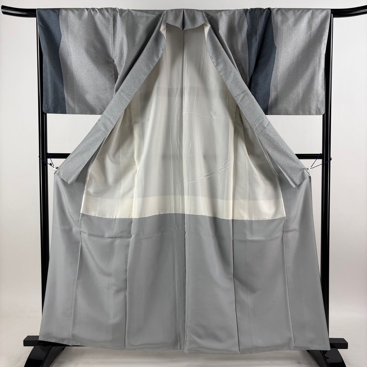 大島紬 身丈166cm 裄丈66.5cm 正絹 逸品 【中古】 美品】 大島紬 身丈160.5cm 裄丈63.5cm S 袷 ますいわ屋 証紙あり 段縞