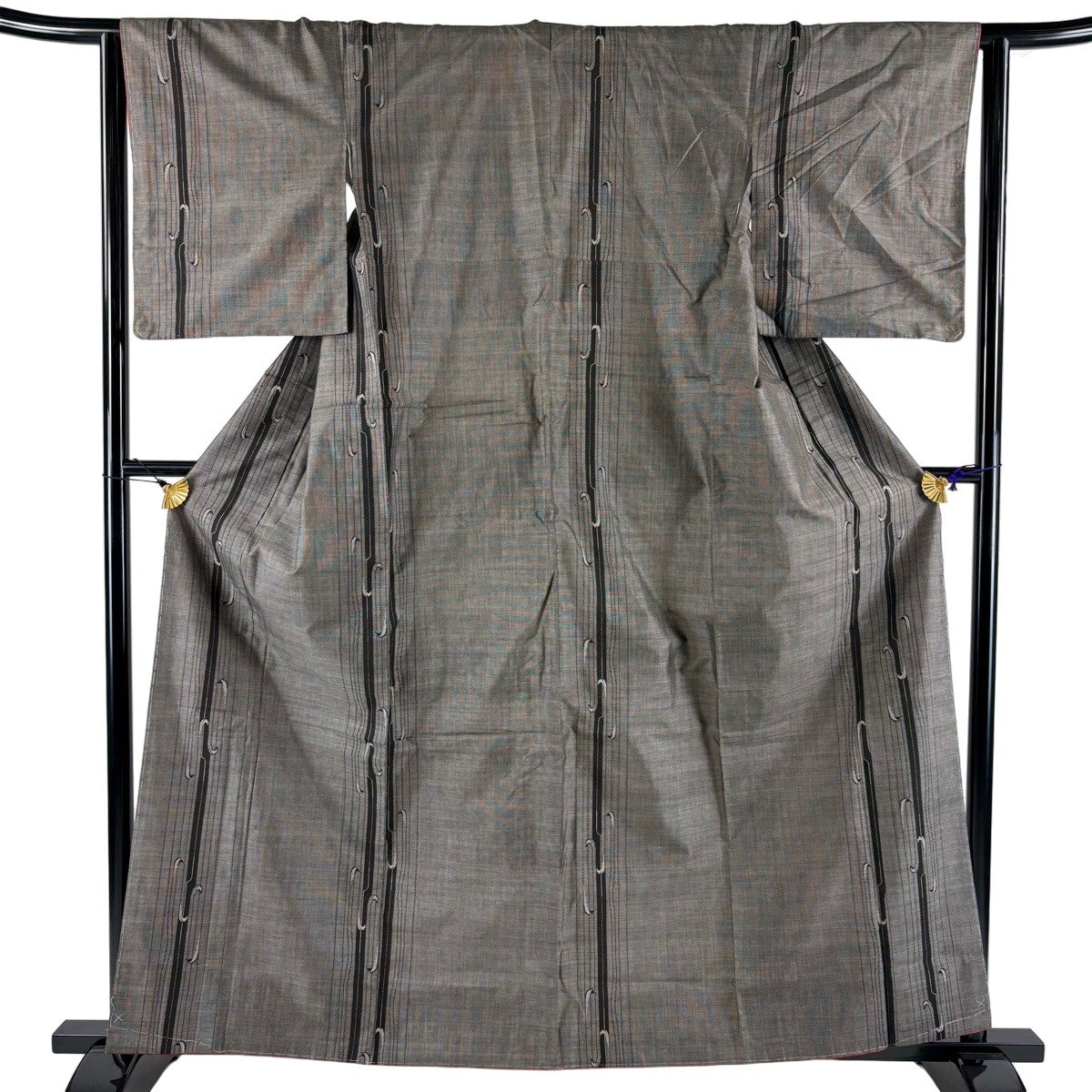 正絹　袷　紬　縦縞模様　身丈（肩から）161.5㎝ 紬 身丈162cm 裄丈63cm S 袷 縦縞模様 幾何学模様 青灰色 正絹 秀品