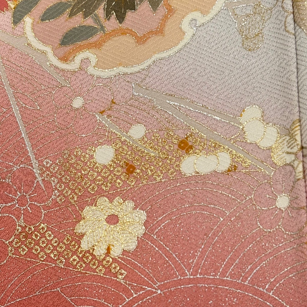 訪問着 身丈163.5cm 裄丈65cm M 袷 雪輪 草花 金銀彩 染め分け ピンク