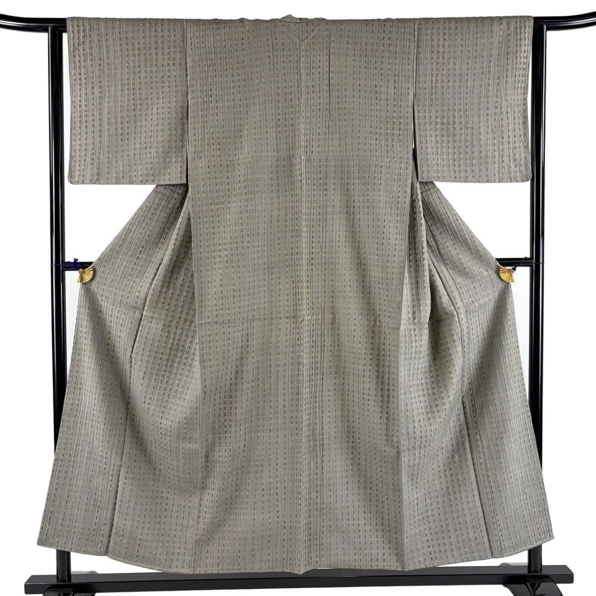 【美品】 紬 身丈153.5cm 裄丈62cm 正絹 秀品 【中古】 美品】 紬 身丈153.5cm 裄丈62cm S 袷 菊 茶色 正絹 秀品｜中古・古着