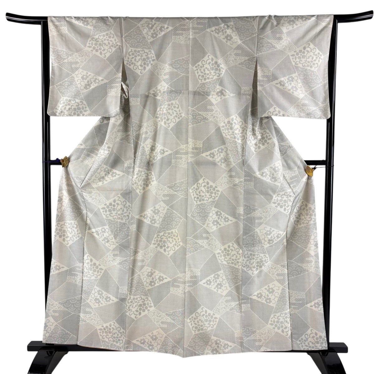 紬 身丈151.5cm 裄丈61.5cm 正絹 名品 【中古】 紬 身丈151.5cm 裄丈62.5cm S 袷 幾何学 焦茶色 正絹 名品｜中古・古着