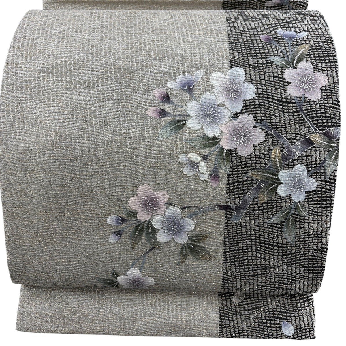 美品】 袋帯 逸品 落款あり 牛首紬地 草花 銀彩 ぼかし 灰白 お太鼓柄