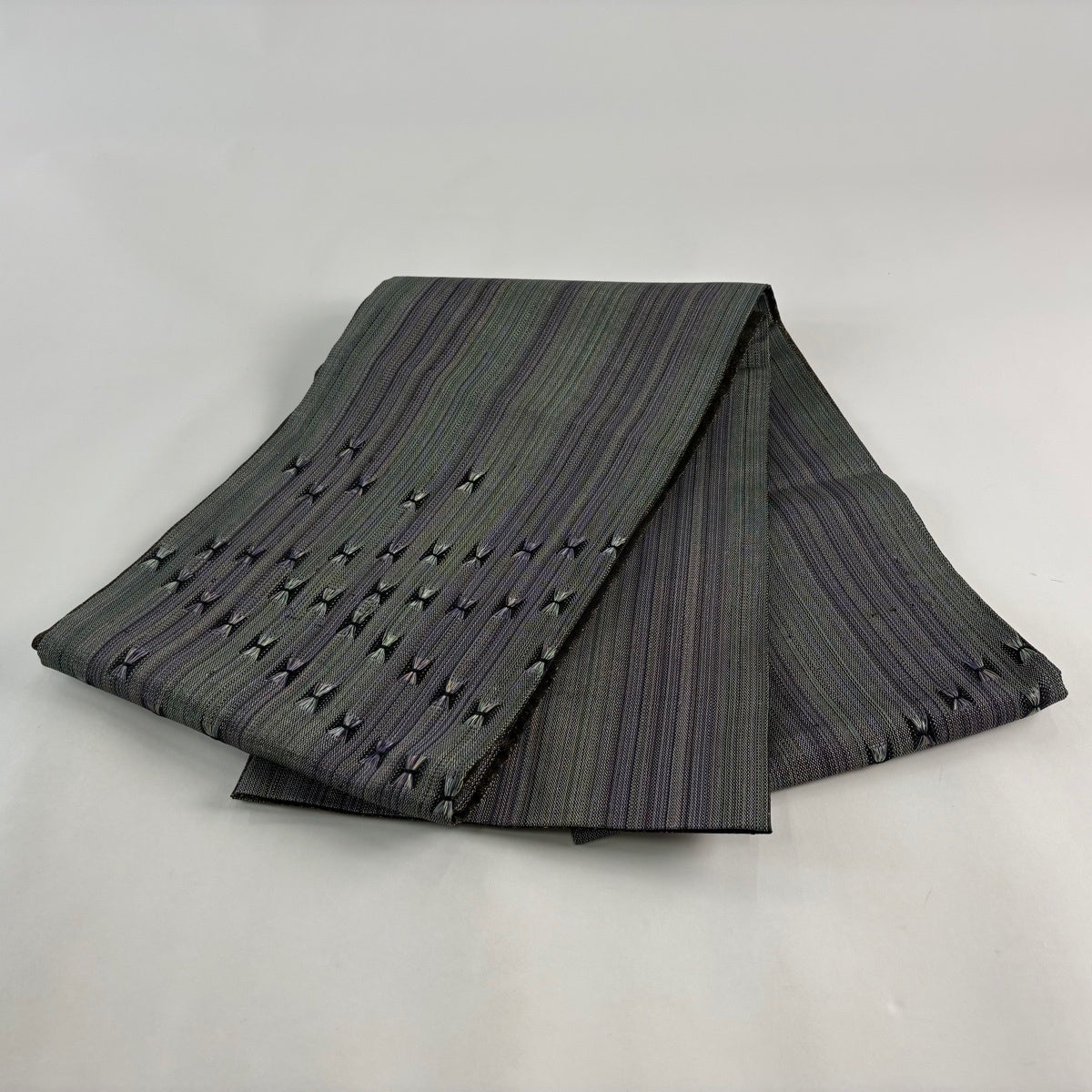 50%OFF 袋帯 名品 幾何学模様 金糸 灰緑 お太鼓柄 正絹 K50｜中古