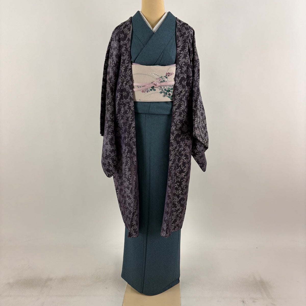 羽織 美品 逸品 身丈107cm 裄丈66cm 正絹 【中古】 羽織 身丈106cm 裄丈70cm L やまと 縦縞 薄紫 正絹 美品 逸品｜中古