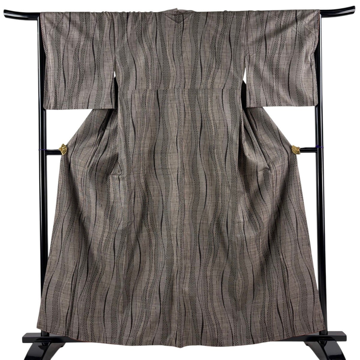 紬 身丈156.5cm 裄丈65cm 正絹 逸品 【中古】 紬 身丈157cm 裄丈65cm M 袷 幾何学ー 焦茶色 正絹 秀品｜中古・古着