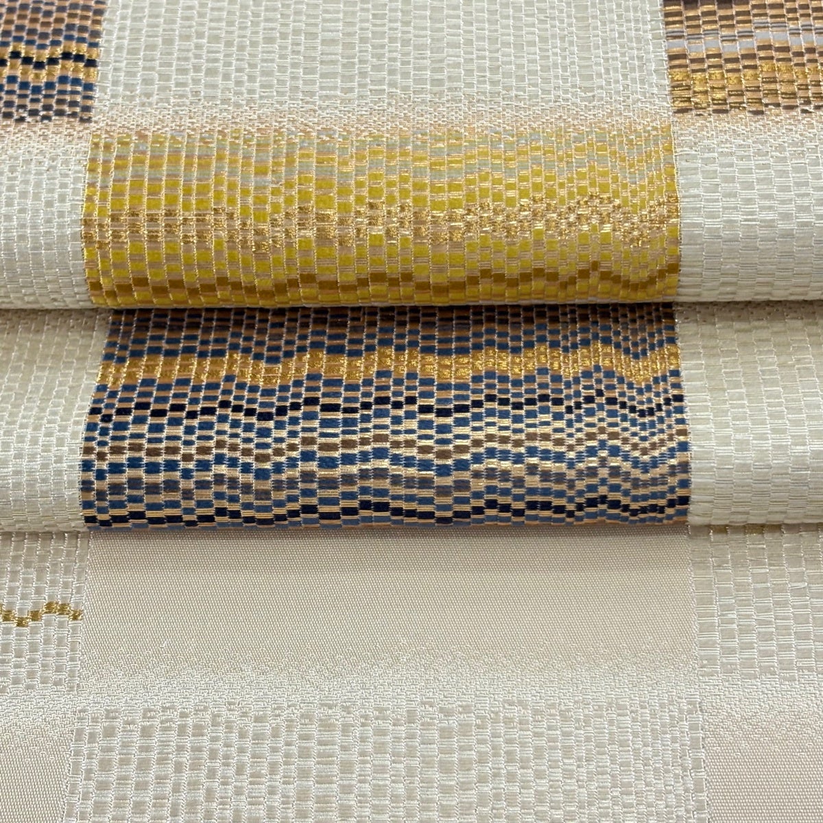 袋帯 逸品 祥園 落款あり 変わり市松 幾何学 金糸 箔 クリーム お太鼓