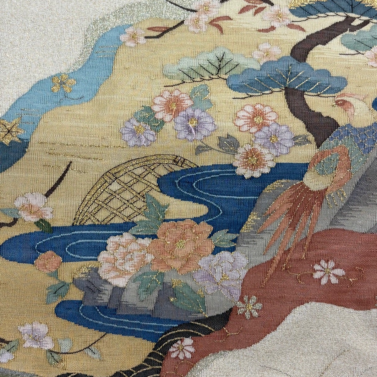 【未使用品】袋帯 睡蓮　部分刺繍　油絵のような繊細な織物　キラキラ水色　お太鼓柄 袋帯 逸品 花鳥 松 金銀糸 ベージュ お太鼓柄 正絹｜中古・古着