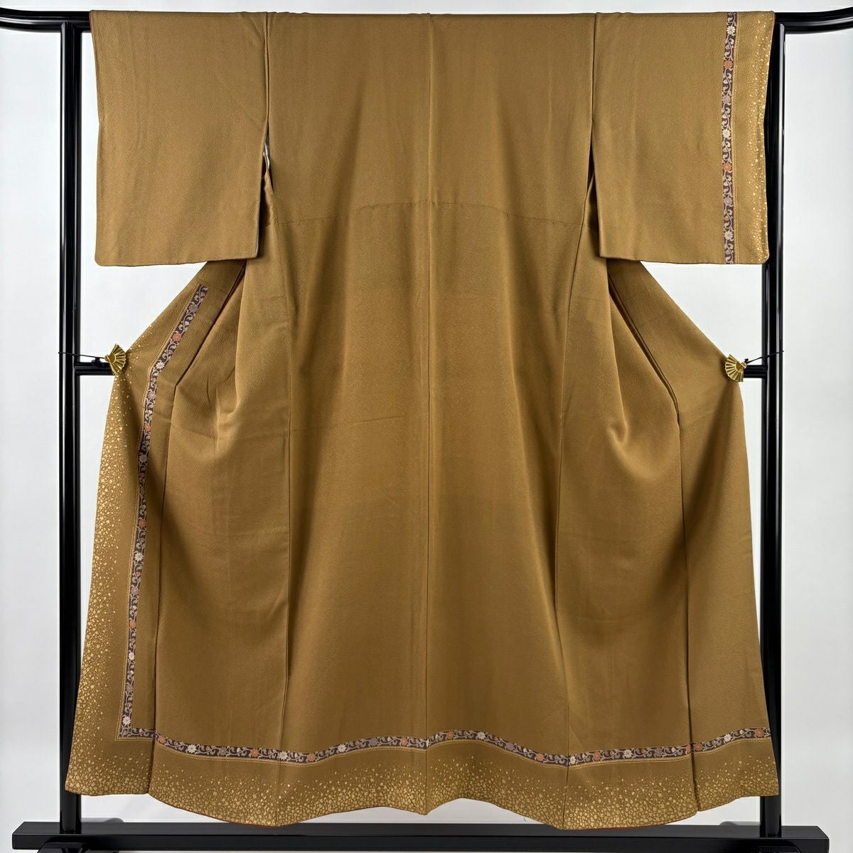付下げ 袷 紬 花唐草 上品 付下げ 身丈159cm 裄丈63.5cm S 袷 紬地 落款あり 花唐草 花菱 藍色