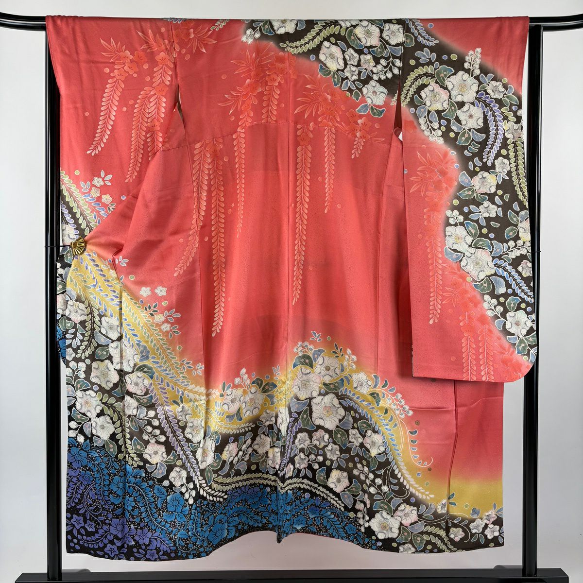 振袖 身丈164.5cm 裄丈65cm 正絹 秀品 【中古】 振袖 身丈164cm 裄丈65.5cm M 袷 御所車 草花 刺繍 金彩 赤 正絹 秀品