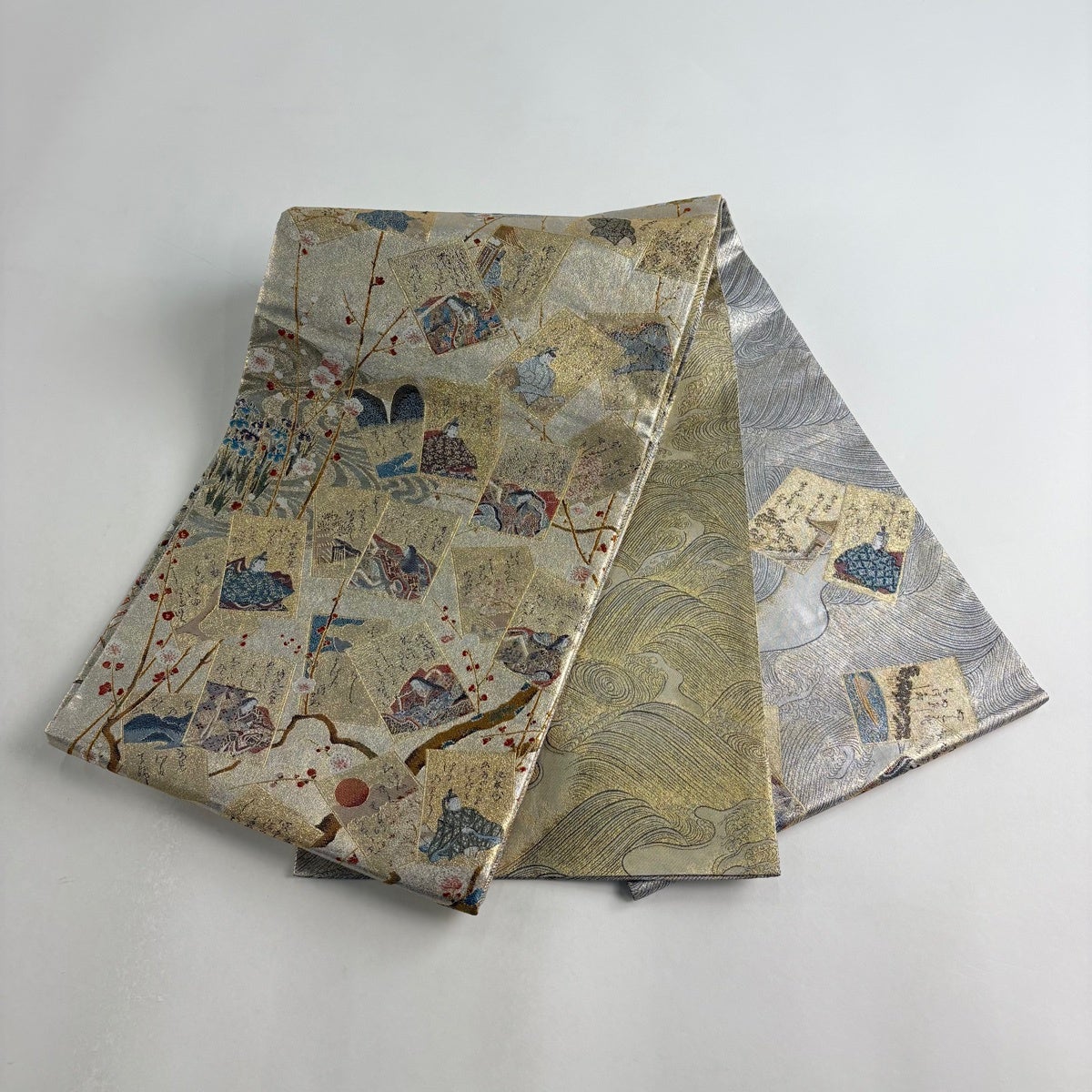 30%OFF 【美品】 丸帯 秀品 落款あり かるた 枝梅 金糸 箔 金色 お太鼓