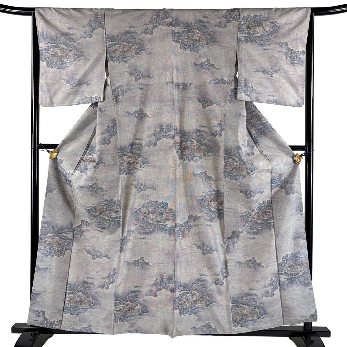 紬 身丈159cm 裄丈64cm 正絹 名品 【中古】 紬 身丈159cm 裄丈65cm M 袷 建物 雲文 灰色 正絹 優品｜中古・古着