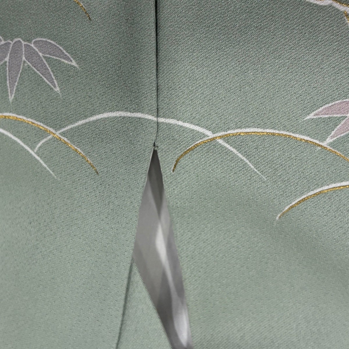 aju様・八重菊カーデ(グレー) 訪問着 身丈158.5cm 裄丈63cm S 袷 千總 落款あり 菊 笠松 刺繍 金彩