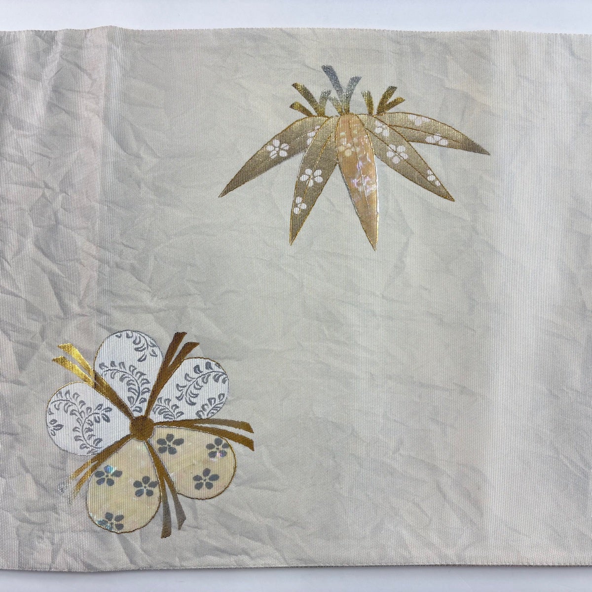 袋帯 秀品 松竹梅 唐草 金銀彩 箔 クリーム お太鼓柄 正絹｜中古・古着