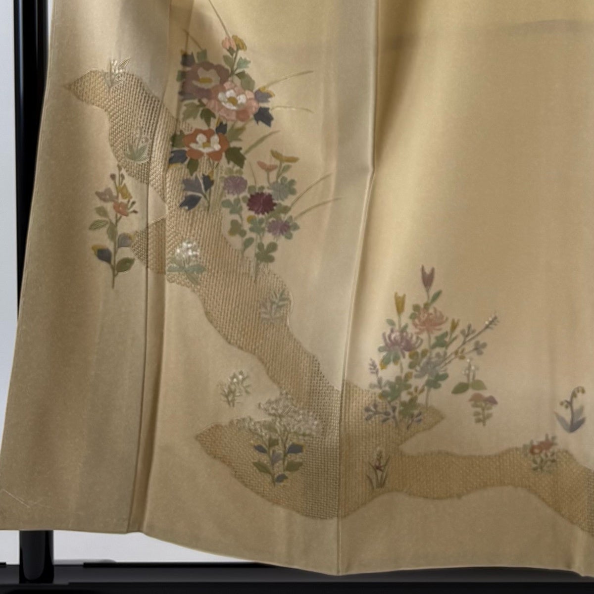 付下げ 美品 秀品 身丈155.5cm 裄丈64.5cm 正絹 【中古】 美品】 付下げ 身丈155.5cm 裄丈64cm M 袷 落款あり 蔦 幾何学模様 銀