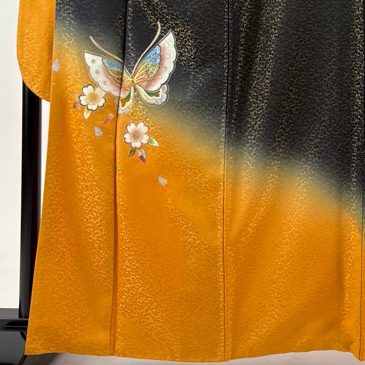 振袖 身丈163cm 裄丈68.5cm L 袷 蝶 桜 金通し 金糸 黒 正絹 秀品