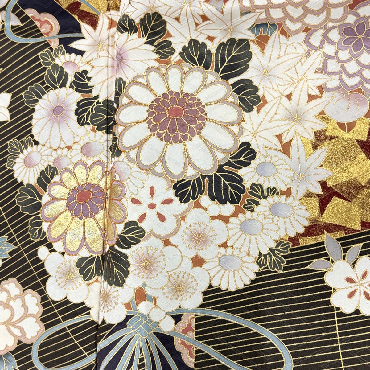 振袖 美品 名品 身丈160cm 裄丈64.5cm 正絹 【中古】 振袖 身丈164.5cm 裄丈64.5cm M 袷 菊 笠松 刺繍 金糸 朱色 正絹 名品