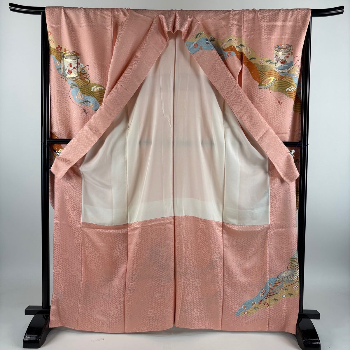 美品】 振袖 身丈165.5cm 裄丈67cm M 袷 落款あり 貝桶 波頭 金糸 金銀