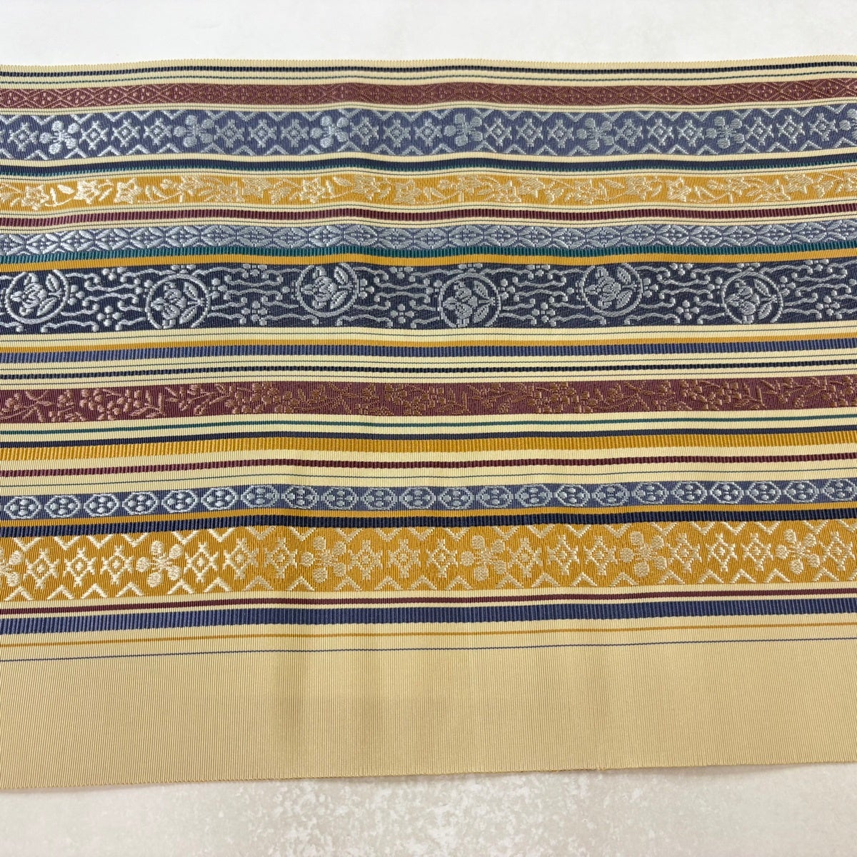 美品】 名古屋帯 逸品 八寸名古屋帯 松葉仕立て 縞 草花 ベージュ 正絹