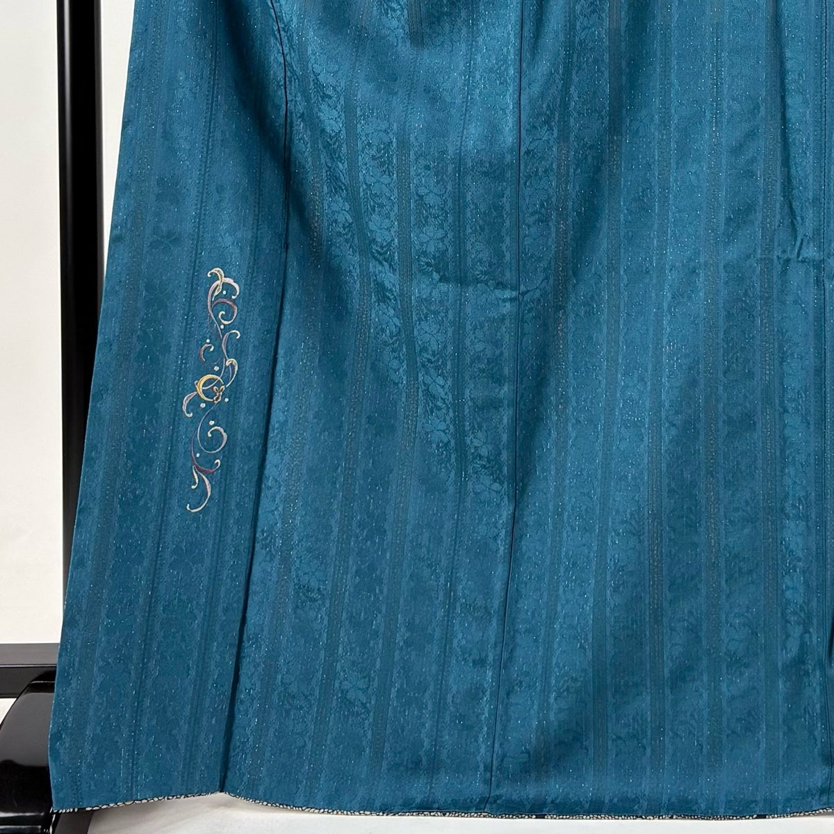 付下げ 身丈170cm 裄丈71cm L 袷 やまと 花唐草 地紋 金糸 刺繍 青緑