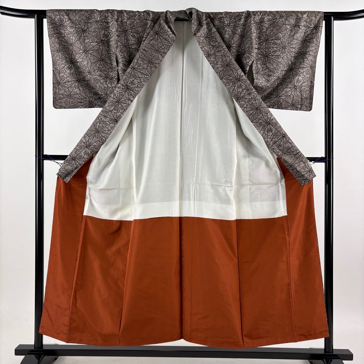美品】 大島紬 身丈155cm 裄丈62cm S 袷 純泥染 証紙あり 麻の葉 花 焦
