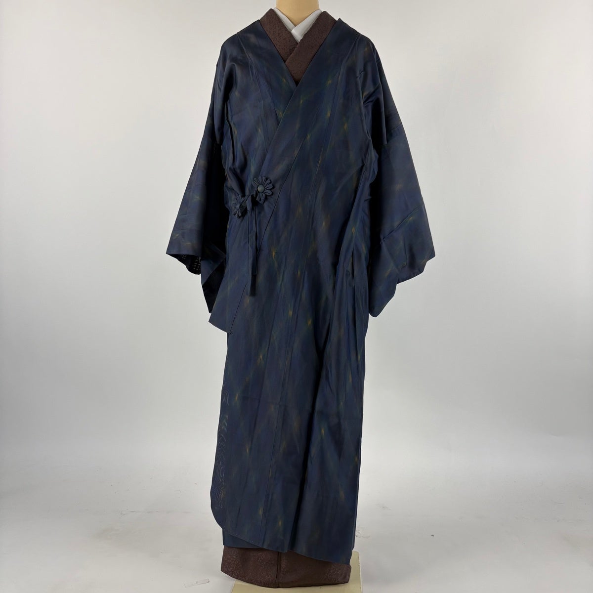 道中着 身丈133cm 裄丈68cm L 和装コート 着物衿 斜め格子 紺色 正絹 道中着 身丈133cm 裄丈68cm L 和装コート 着物衿 斜め格子 紺色 正絹