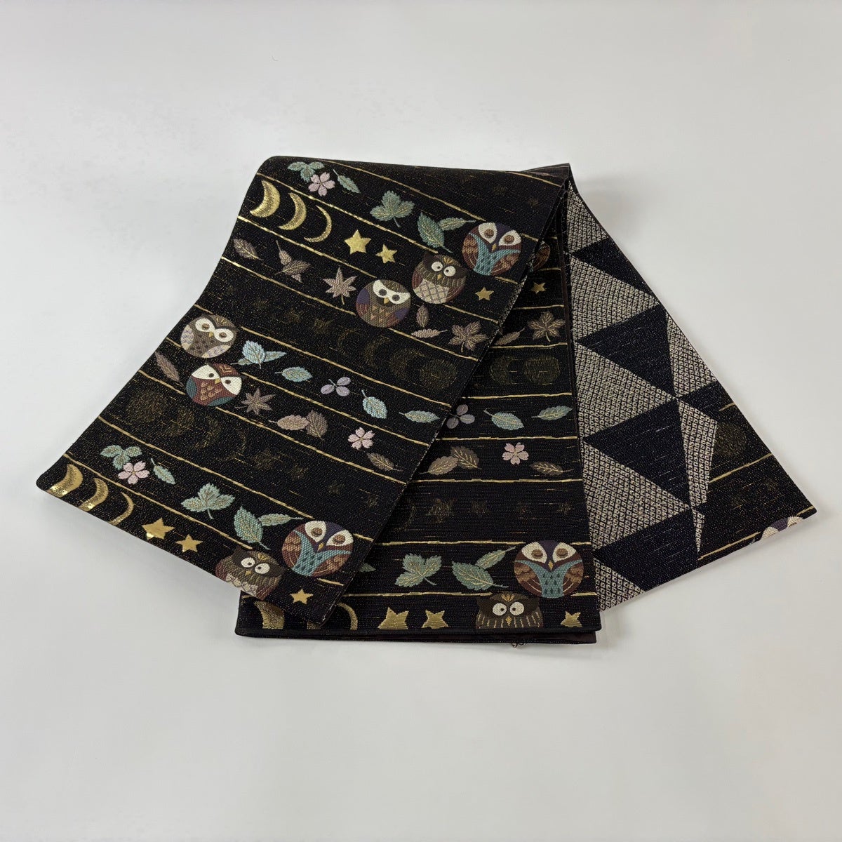 美品】 袋帯 逸品 ふくろう 三日月 箔 黒 お太鼓柄 正絹｜中古・古着