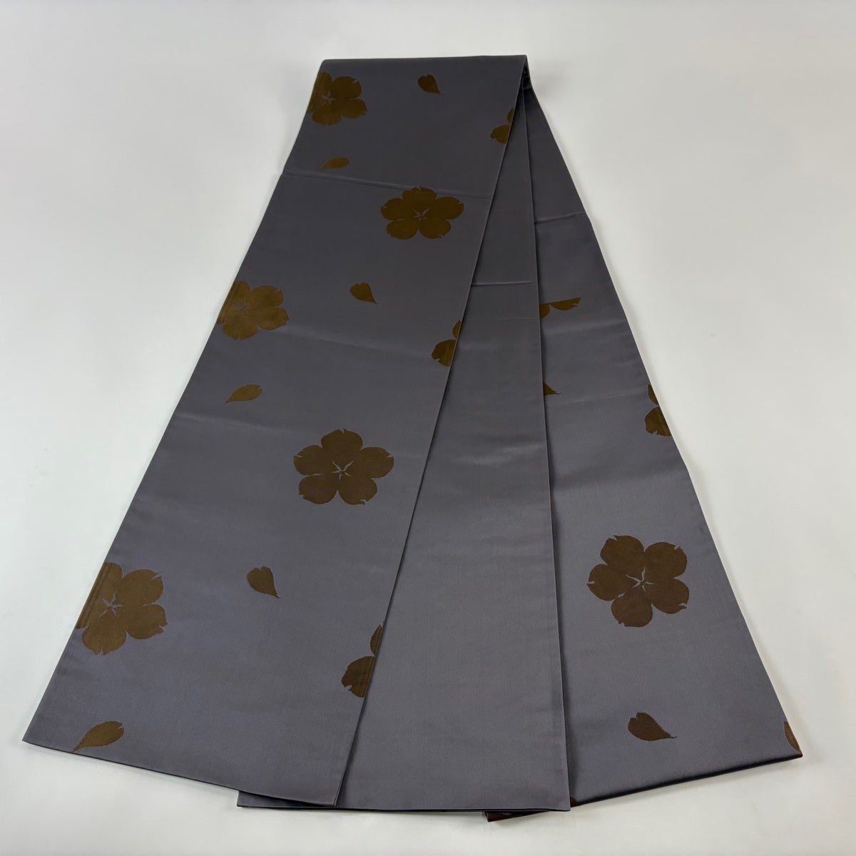 袋帯 逸品 辻村ジュサブロー 落款あり 桜 花びら 灰紫 六通 正絹｜中古