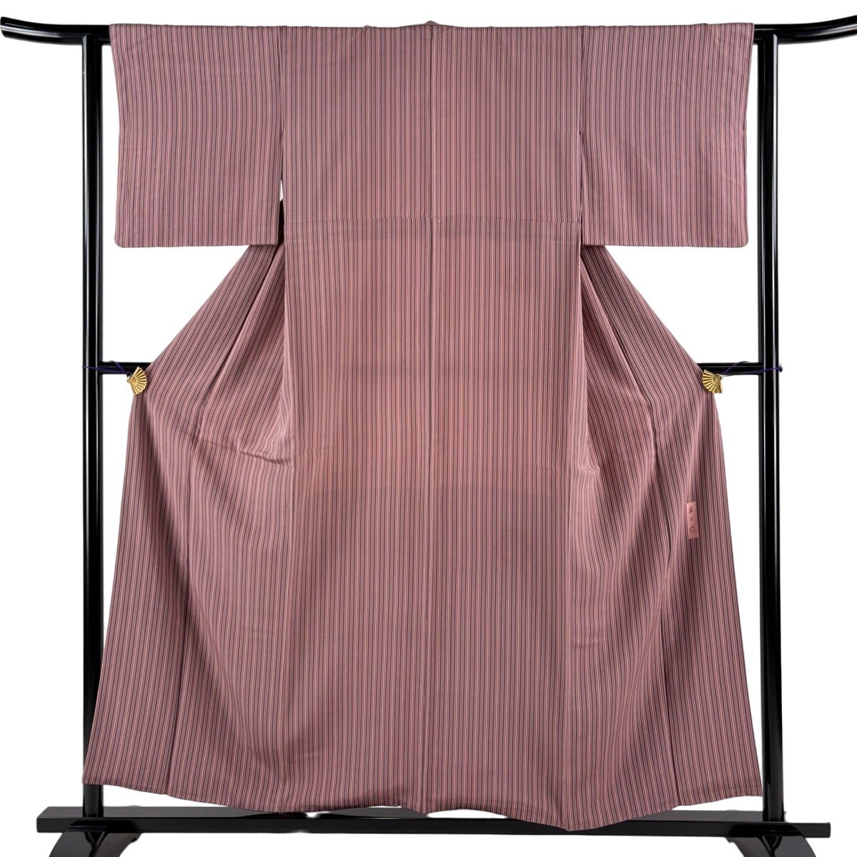 紬 身丈160.5cm 裄丈63cm S 袷 縦縞 霞 赤紫 正絹 優品｜中古・古着