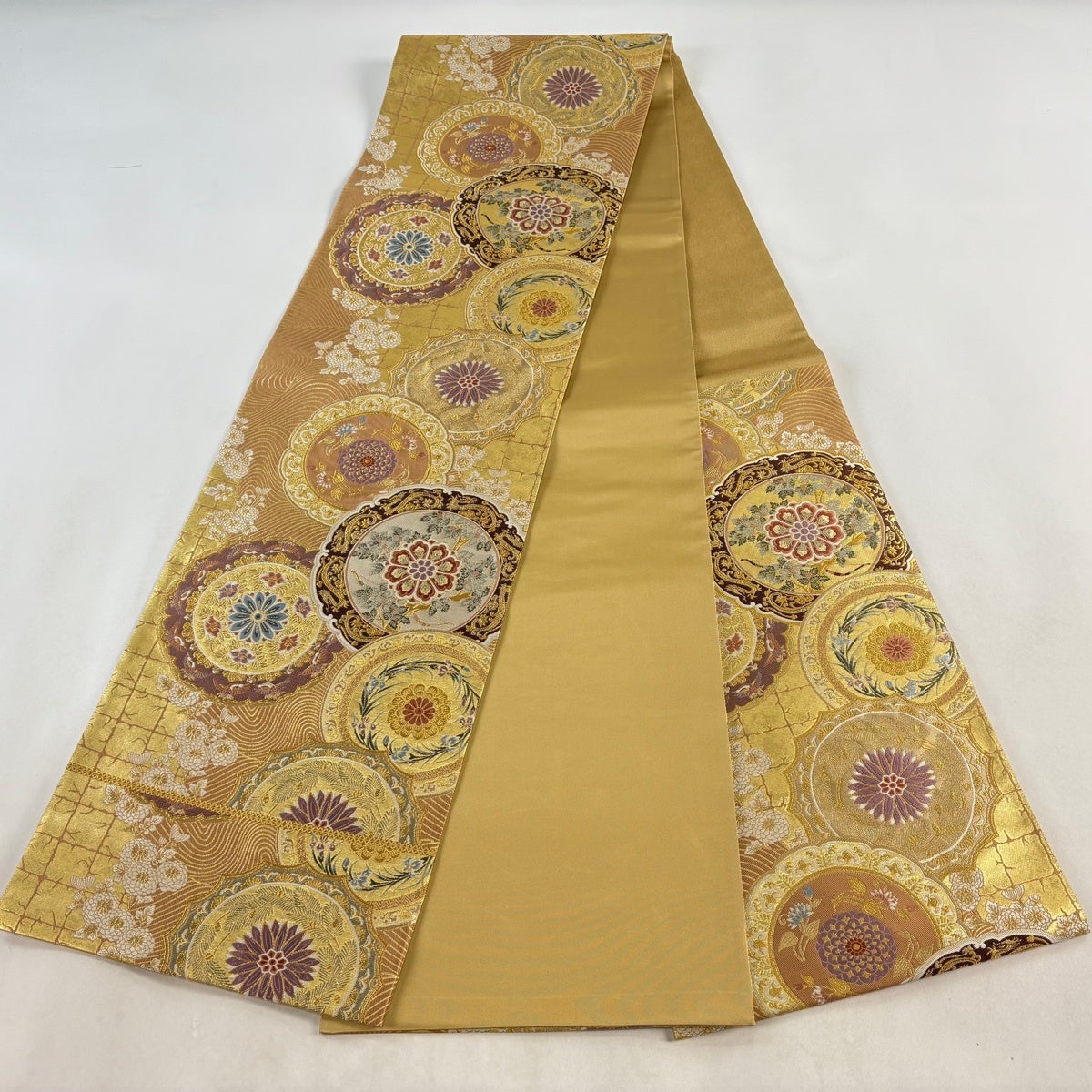 美品】 袋帯 逸品 証紙あり 絵皿紋 草花 箔 金糸 金色 六通 正絹｜中古