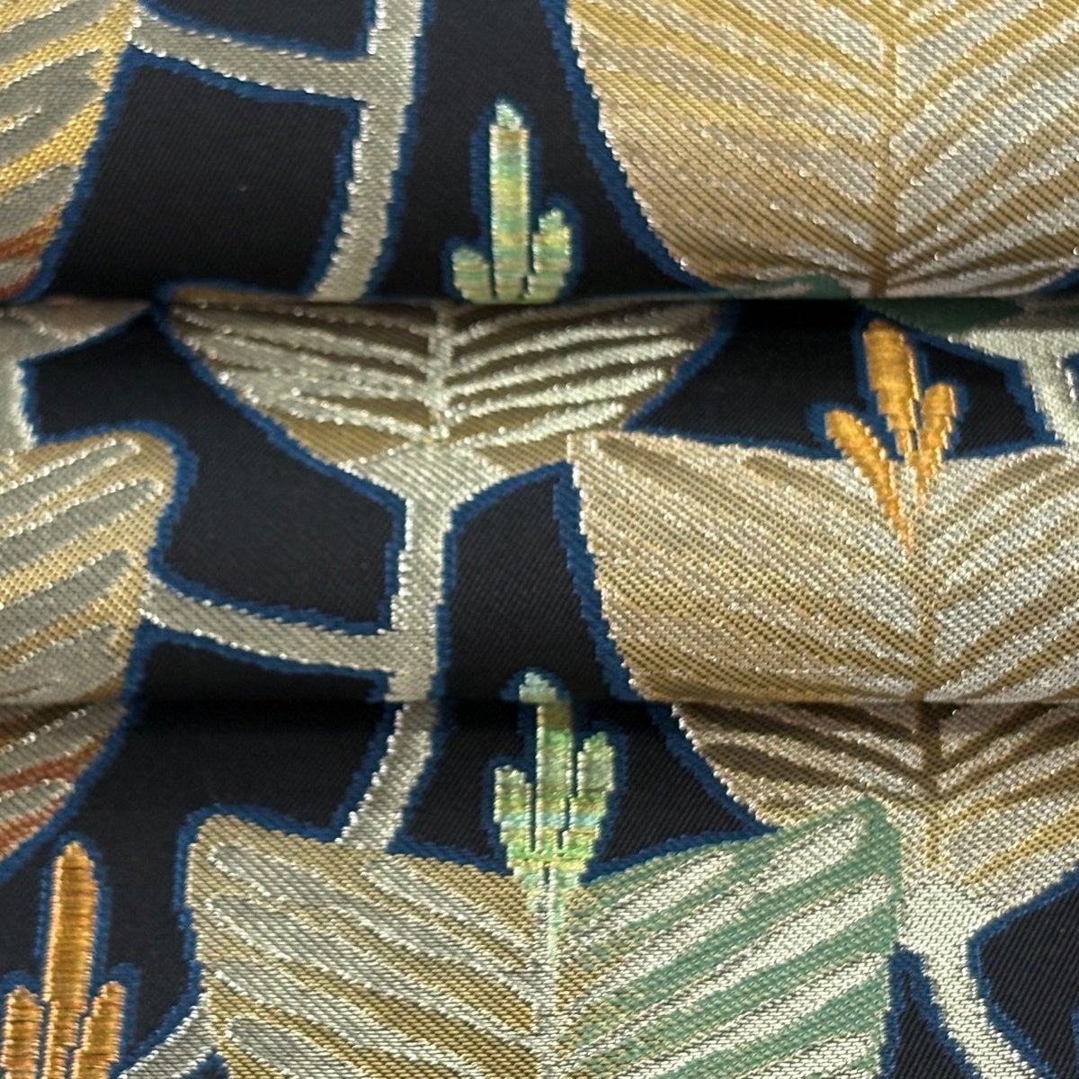袋帯 逸品 川島織物 落款あり 関西仕立て 松 金銀糸 箔 黒 六通 正絹 袋帯 逸品 川島織物 落款あり 関西仕立て 松 金銀糸 箔 黒 六通 正絹