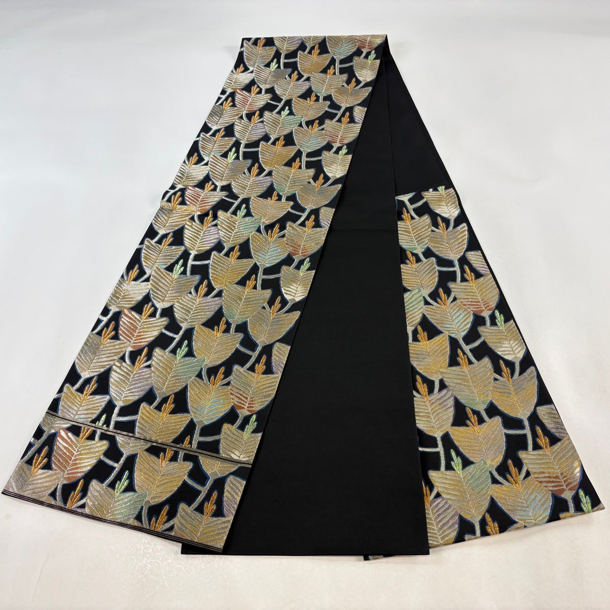 袋帯 逸品 川島織物 落款あり 関西仕立て 松 金銀糸 箔 黒 六通 正絹 袋帯 逸品 川島織物 落款あり 関西仕立て 松 金銀糸 箔 黒 六通 正絹