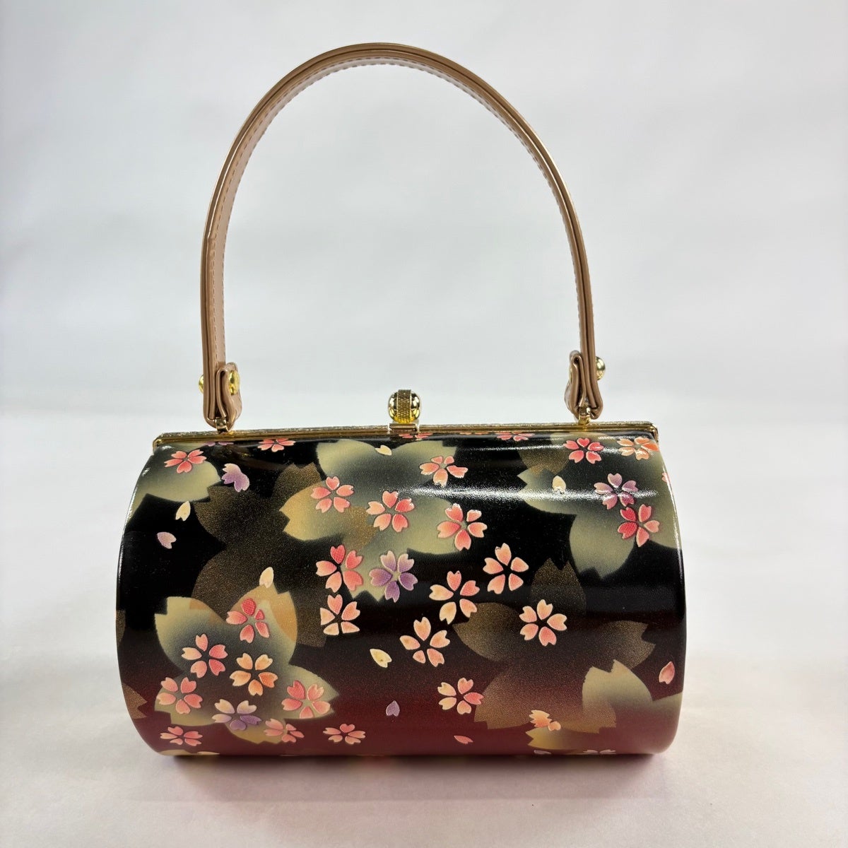 美品】和装バッグ 優品 フォーマル 桜 花びら 金彩 赤黒 エナメル 和装