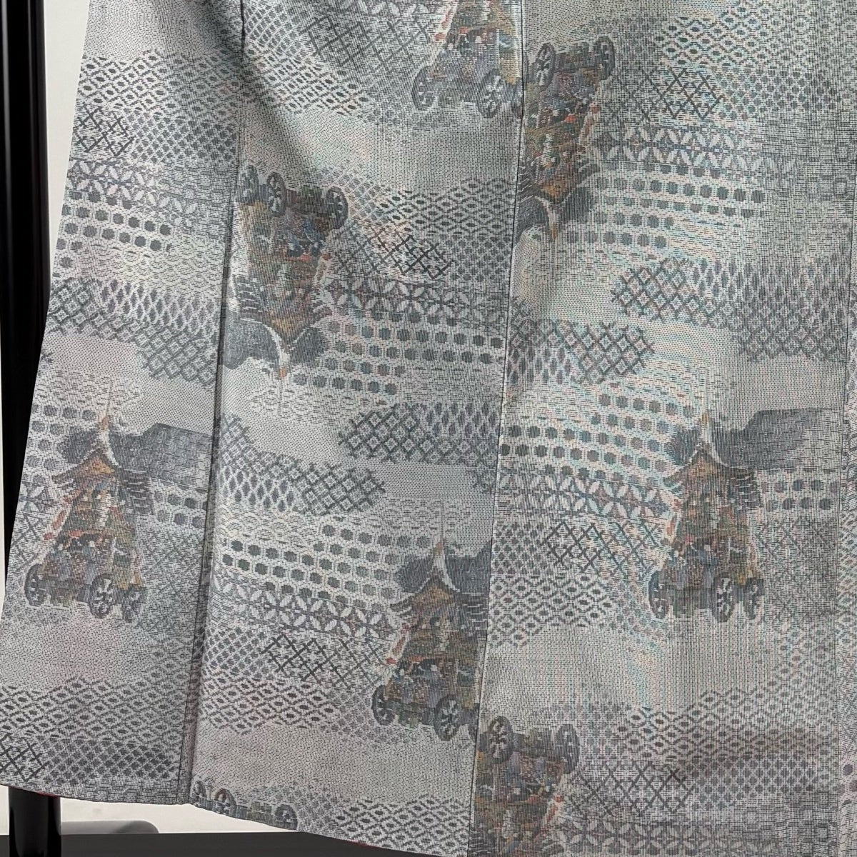 美品】 紬 身丈157.5cm 裄丈63.5cm S 袷 山鉾 有職文様 灰色 正絹 優品